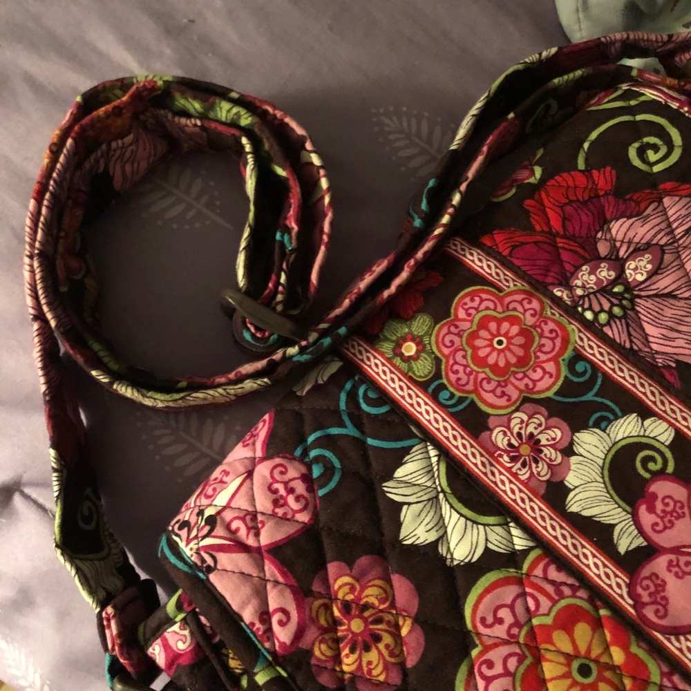 Vera Bradley purse in excellent used condition - Picture 5 of 7